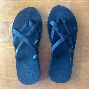 Teva Olowahu Black Women´s Sandals Size 8 NWOT